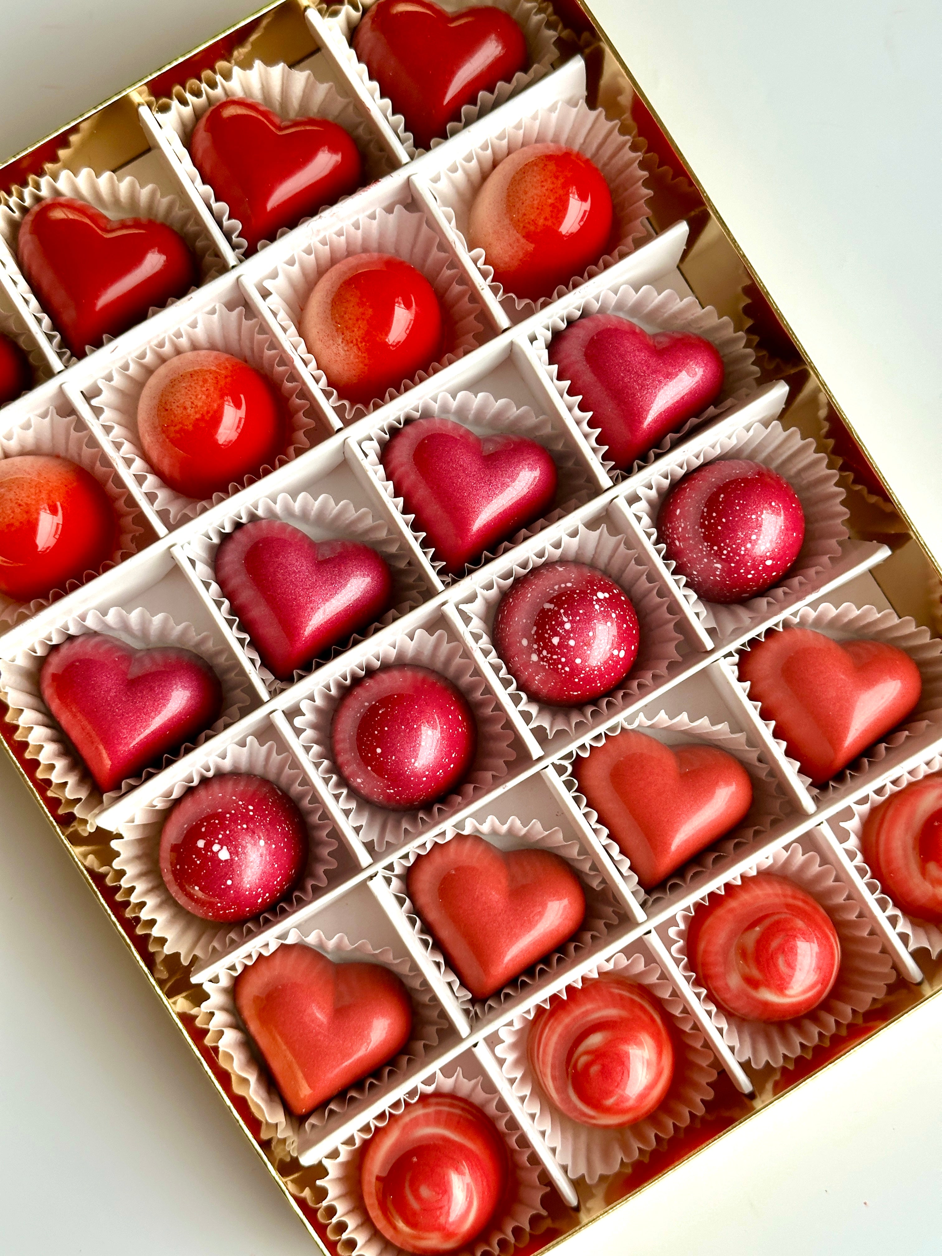 24 Chocolate Valentines Luxury Selection Box