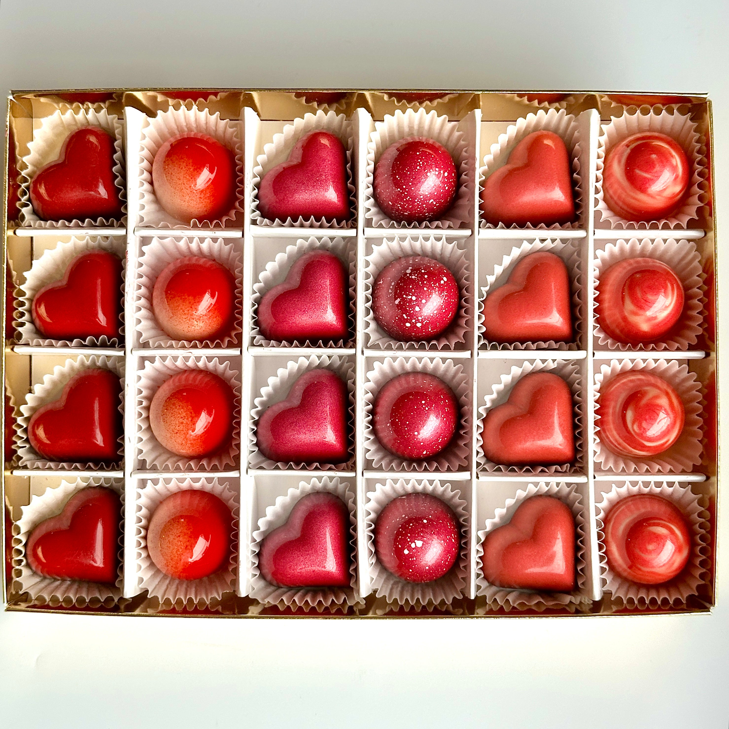 24 Chocolate Valentines Luxury Selection Box