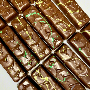 Pistachio Kunafa Chocolate Bar