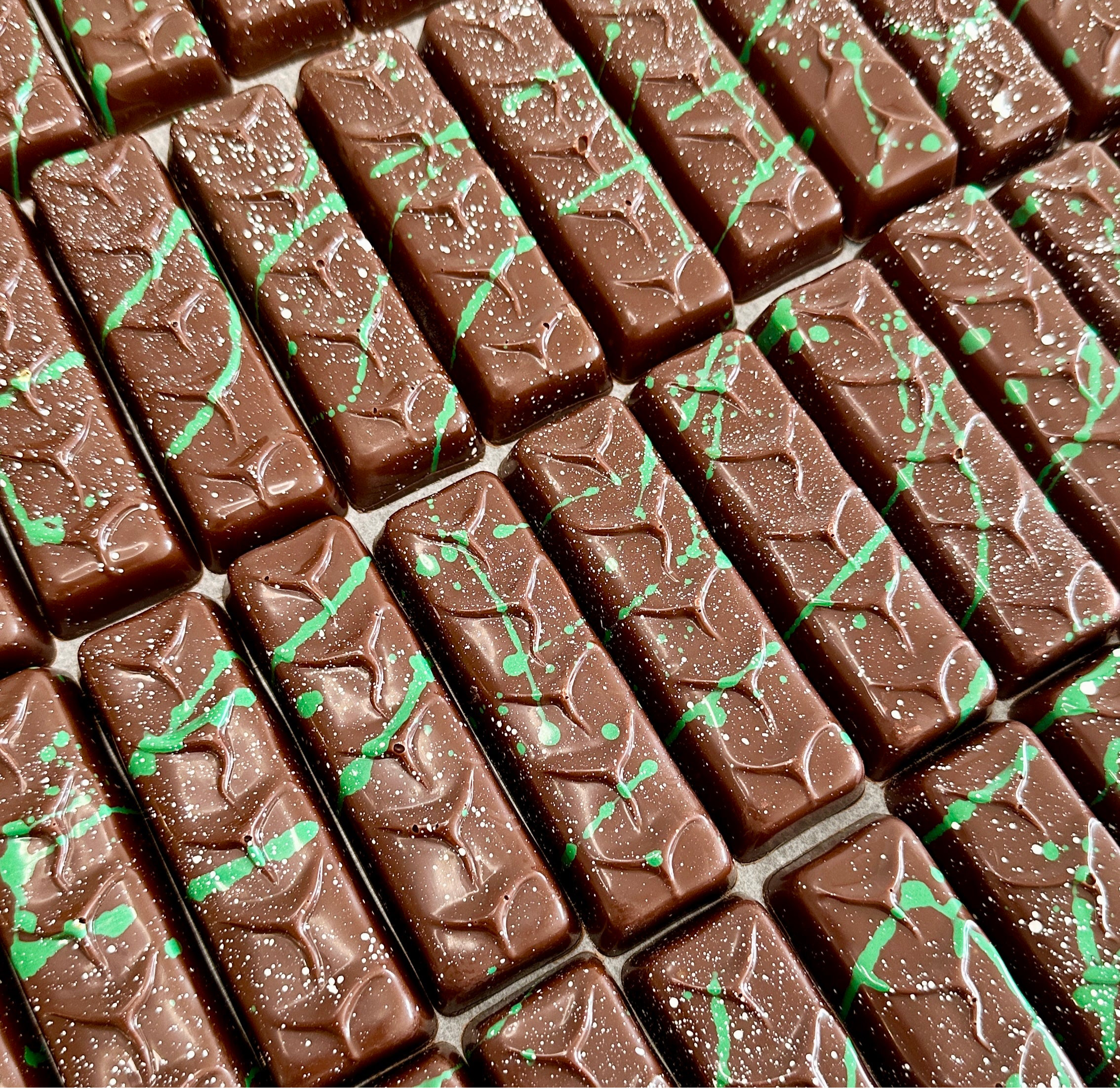Pistachio Kunafa Chocolate Bar