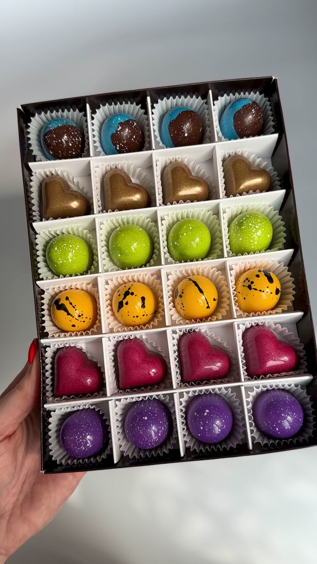 24 Chocolate Luxury Selection Box